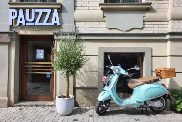 PAUZZA